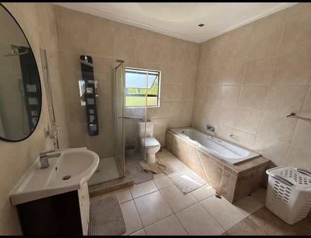 8 BEDROOM HOUSE FOR SALE IN KAALPLAATS WEST